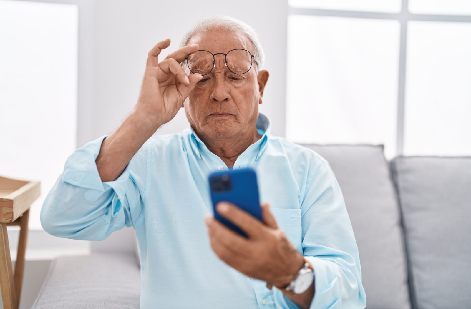 Early Signs of Age-Related Macular Degeneration You Shouldn't Ignore